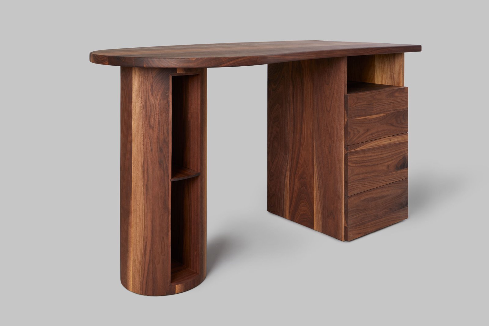 Desk Walnut detail, handcrafted by Szimpel Woodwork Edinburgh