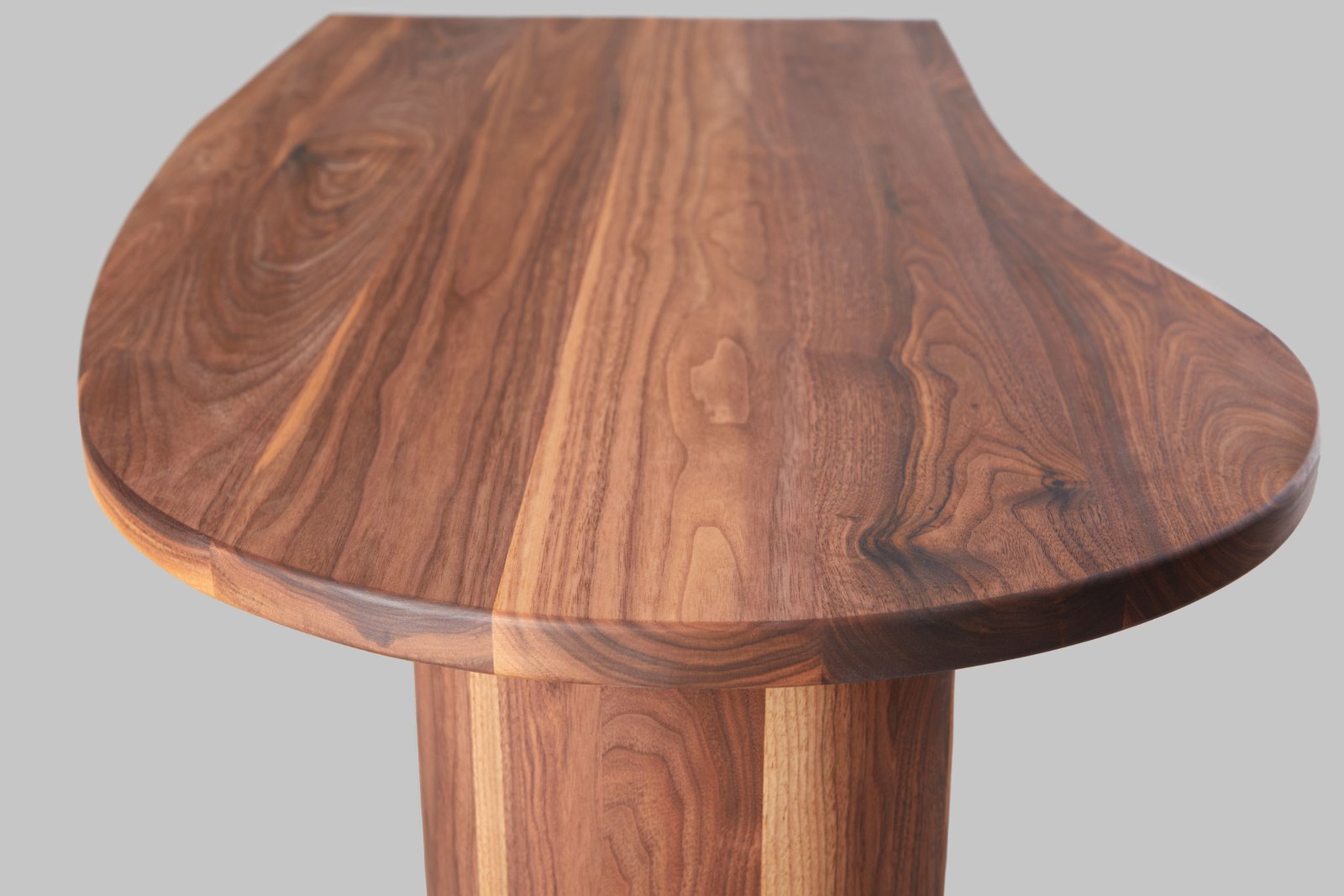 Desk Walnut detail, handcrafted by Szimpel Woodwork Edinburgh