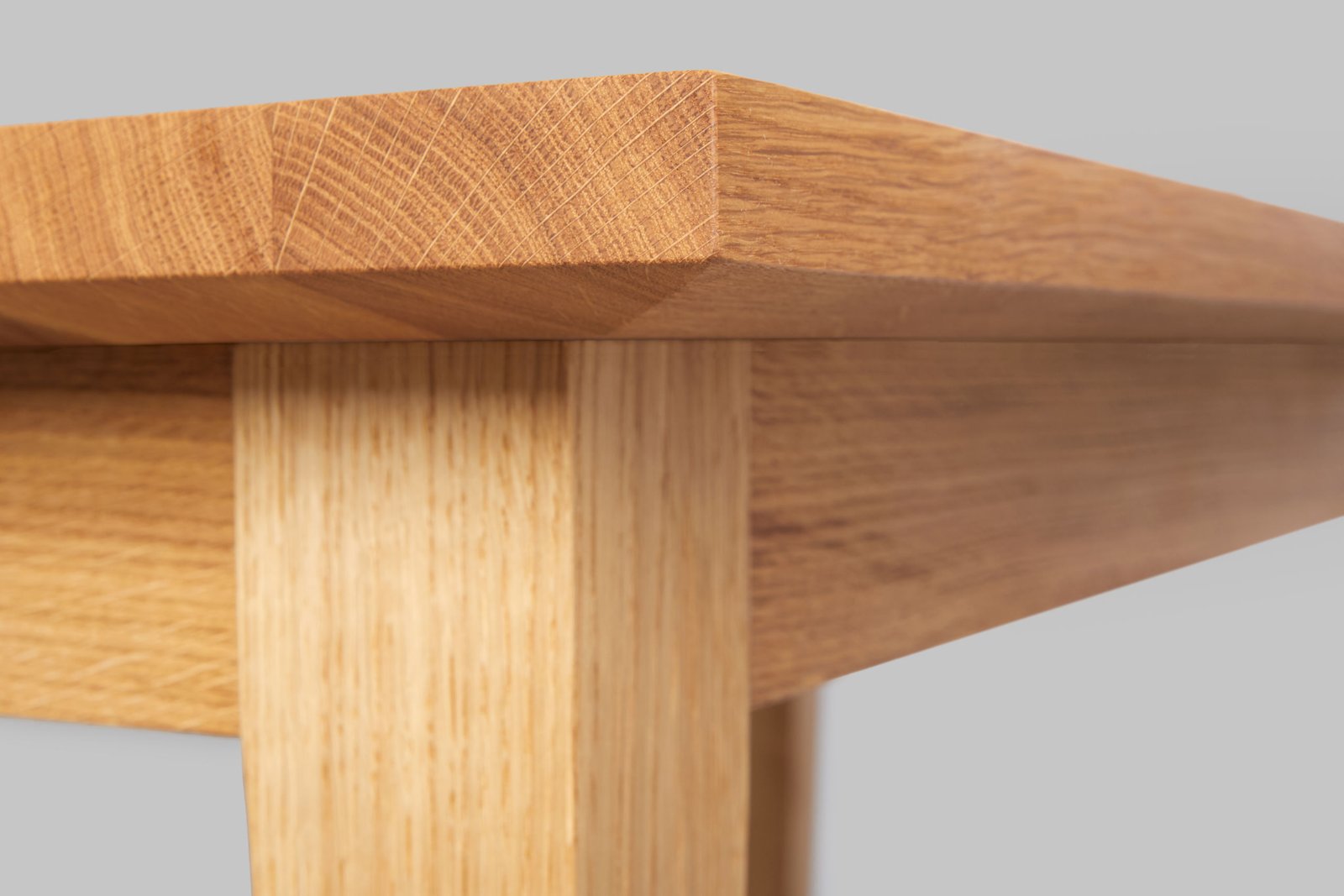 Dining Table Oak detail, handcrafted by Szimpel Woodwork Edinburgh